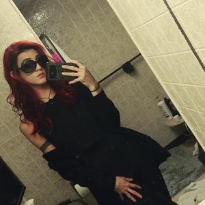 Meet your Posher, Simonè